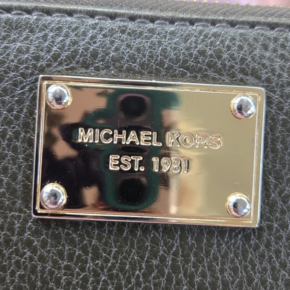 Michael Kors Forest Green Leather Wallet - Picture 3 of 5